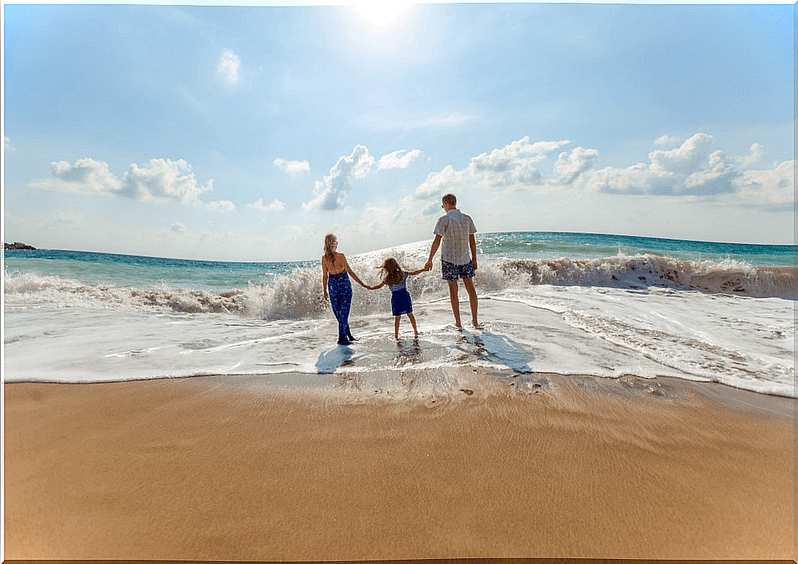 Family-on-the-beach