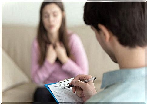 Psychologist with patient doing rehearsal therapy in imagination