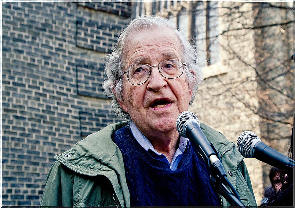 Noam Chomsky: Biography of a Brilliant Mind